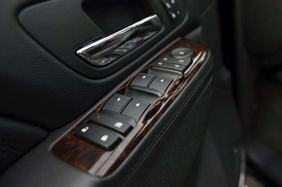  GMC Sierra Denali 2011 года  (фото 17 из 42)